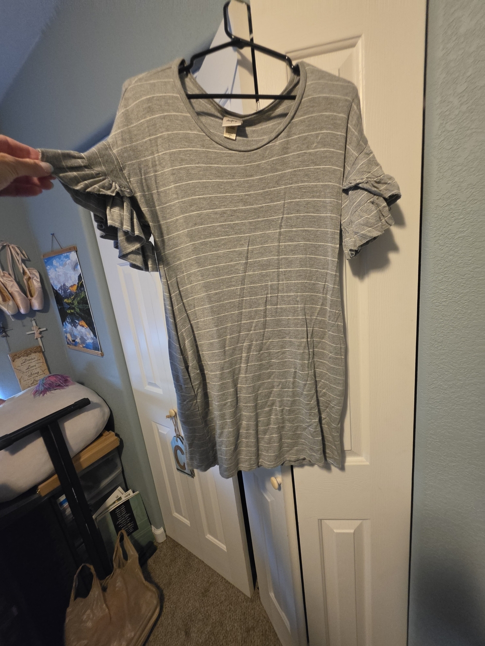 Women’s Gray Striped Ruffle Sleeve Dress